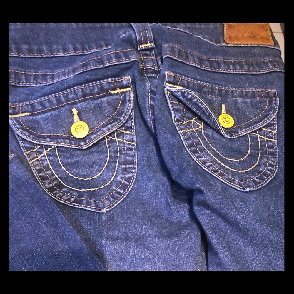 Women’s size 6 blue wash True Religion jeans